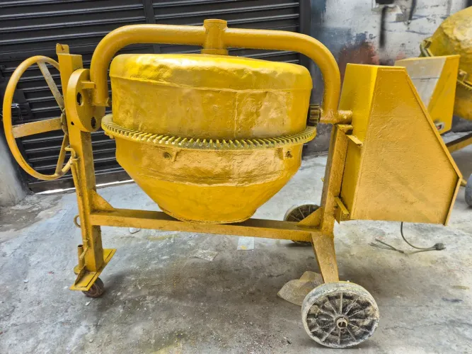 Vendo Betoneira 400 litros