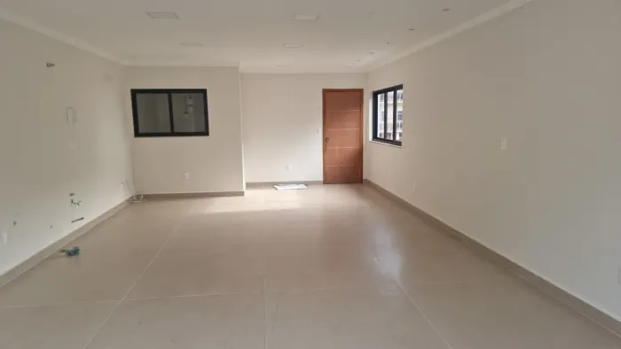 Aluga-se sala comercial em Cantagalo-RJ