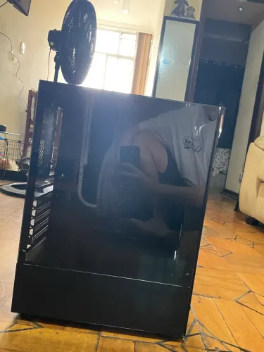 Gabinete de PC Marca Rise