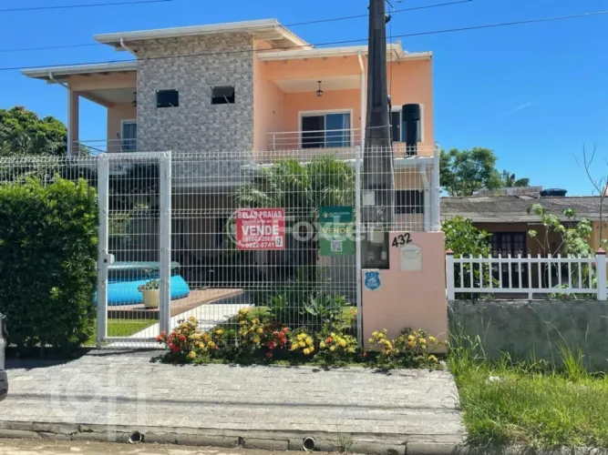 Casa à venda Rua Pica-Pau, Praia do Sonho (Ens Brito) - Palhoça