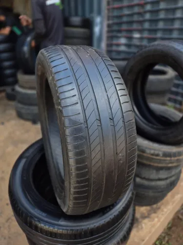 Pneu 215/55/18 Michelin