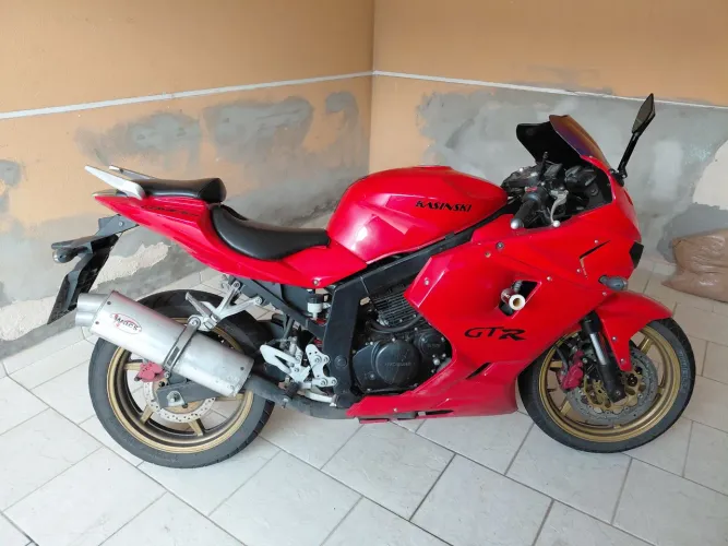 Vendo Comet GTR 250 km original Moto revisada