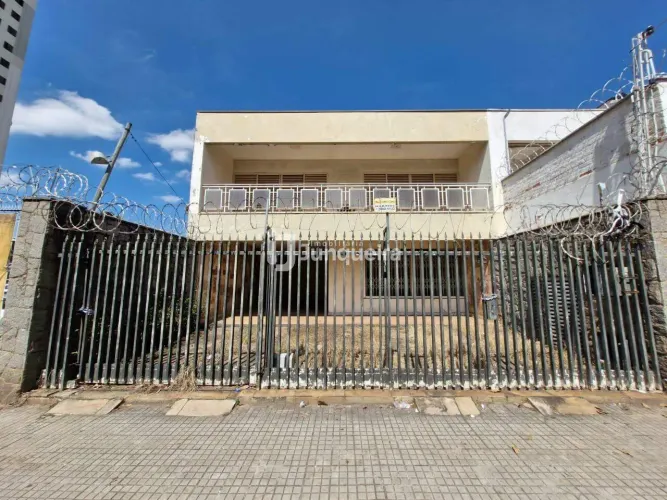 Casa Comercial para aluguel, 6 quartos, 2 suítes, 4 vagas, Centro - Piracicaba/SP