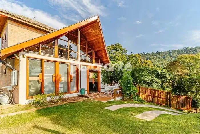 Casas com Vista para a Pedra do Baú | Bairro Serrano, São Bento