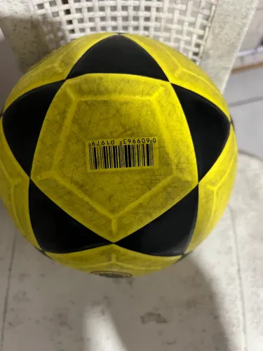 Bola fut vôlei