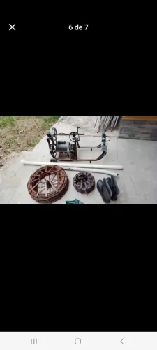 Máquina de desentupir esgoto