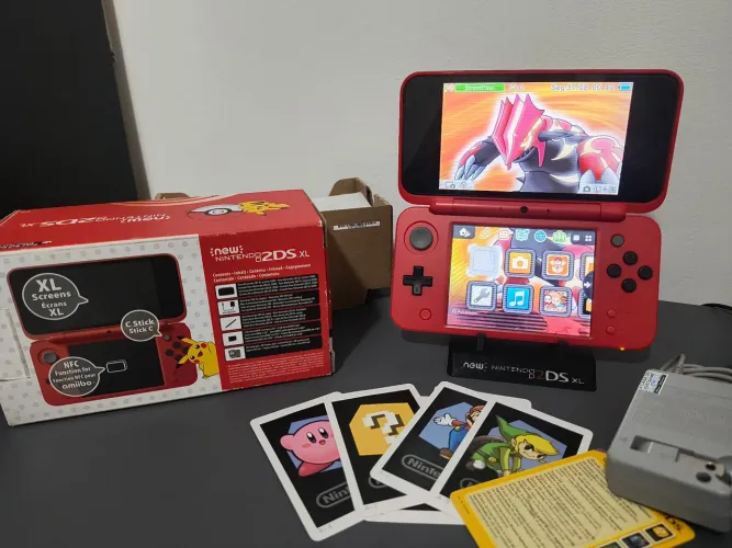 Nintendo New 2DS XL - Pokeball Editon