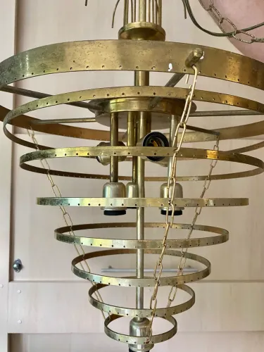 Lustre de cristal desmontado