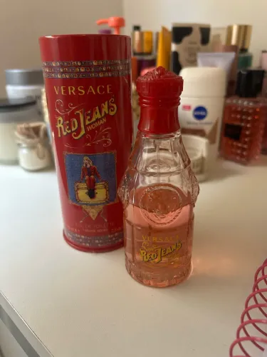 perfume versace red jeans