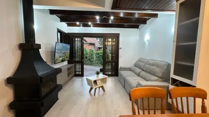 CASA EM CONDOMÍNIO NA VILA SUZANA CANELA