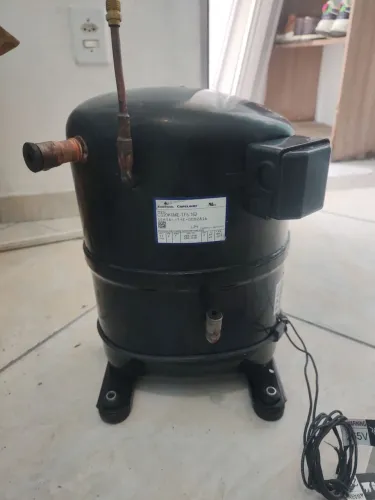 Motor 4hp r404 220 tri