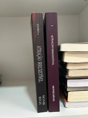 Livros da saga ?Atração Irresistível? de Monik Régis