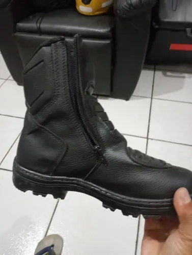 Bota masculina motoqueiro 