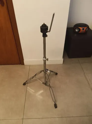## Tripé tom holder RMV, pés duplos, haste 10mm, ótimas condições !!