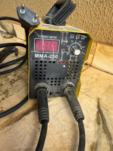 Vende se máquina de solda
