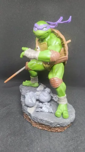 Action Figure Donatello - Tartarugas Ninja | 17 cm | Impressão 3D em Resina | Pintado à Mã