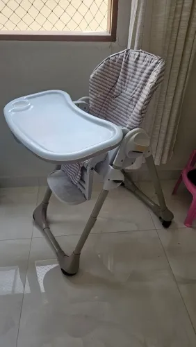 Cadeira chicco para bebês e crianças