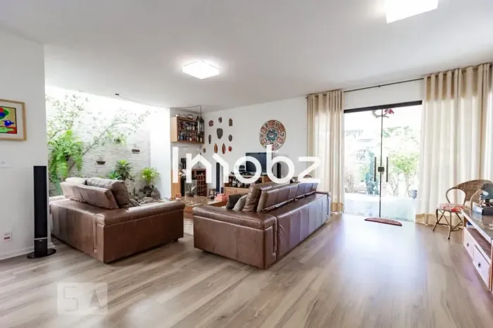 Casa à Venda - Campo Belo, 3 Quartos, 220 m2