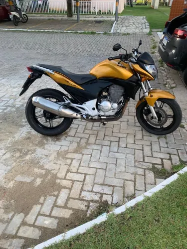 Vendo CB 300 2011