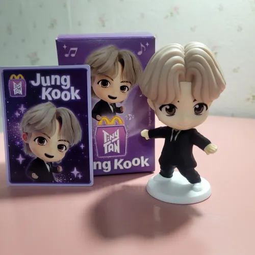 Tiny tan Jung Kook Bts mc donalds