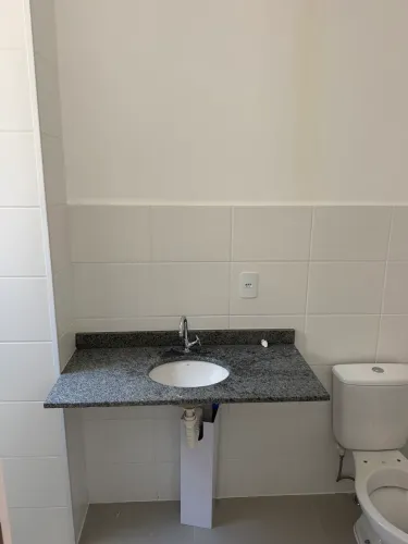 Kit bancada de granito 1x0,45m com cuba de cerâmica deca e torneira
