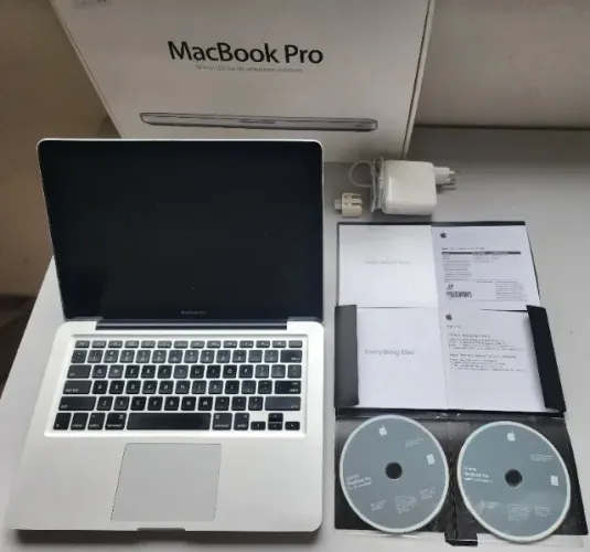 MacBook Pro 13" completo com caixa e manuais