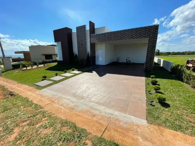 Imóvel para venda possui 600 metros quadrados com 4 quartos e 4 suítes