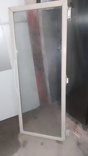Porta de vidro pra expositor de bebidas 