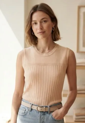 Vende-se blusa feminina regata tricô por $20reais pagamento á vista no dinheiro ou pix 