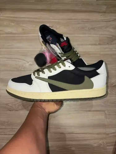 Tenis Travis Scott x Nike Air Jordan 1