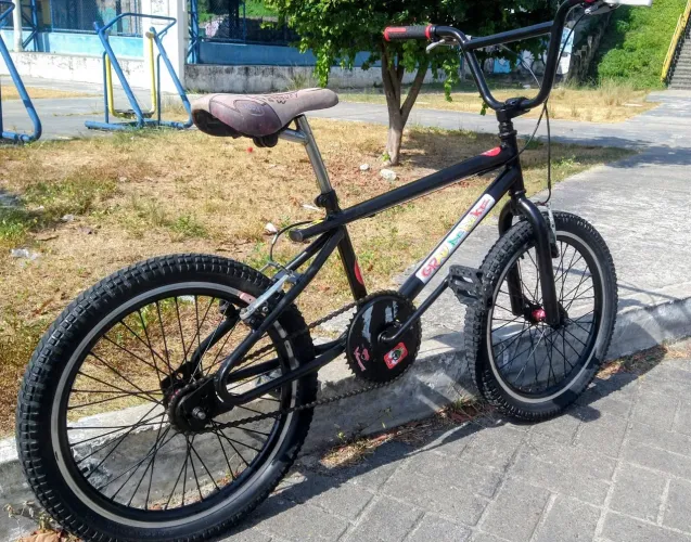 Bicicleta BMX aro 20 toda ok. Entrego