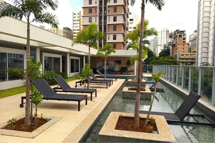 Apartamento Sofisticado c/ Vista em BH, Funcionários