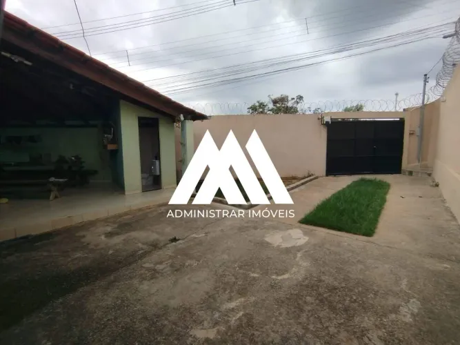 Vendo casa em Itaúna em excelente localização!