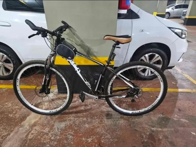 Bicicleta Aro 19, 24 Marchas, Freio a disco, suspensão Ar, Shimano