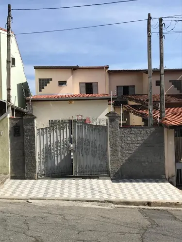 Casa Sobrado Padrão em Pindamonhangaba