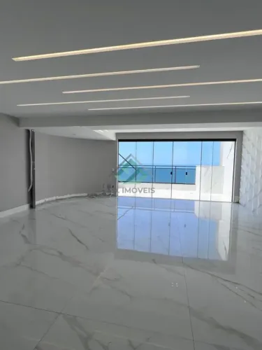 Cobertura à Venda em Vila Velha Duplex com Vista Mar