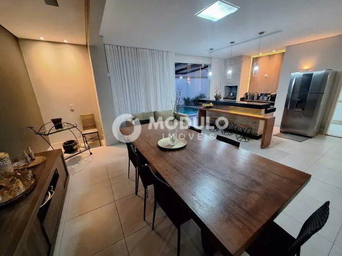 Casa residencial disponível para locação no bairro Jardim Inconfidência.