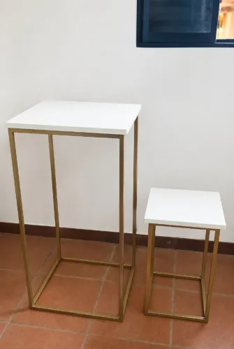 Par de mesas de apoio/decorativas