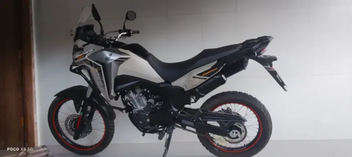 Vendo Sahara adventure 2024 com 6000 kms rodados único dono moto de procedência 
