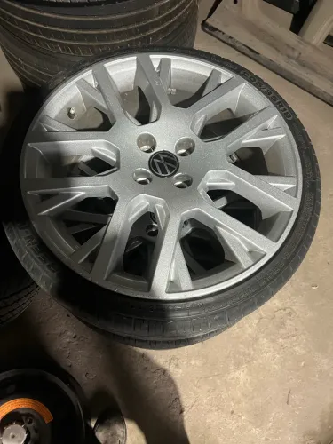 Vendo jogo de roda aro 18 para saveiro gol 