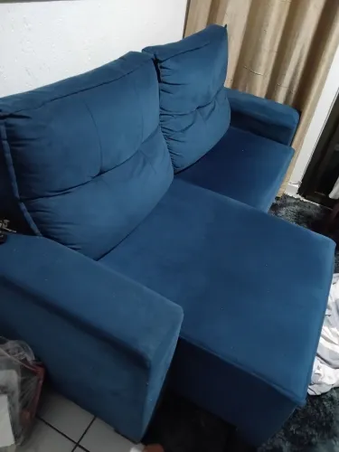 Vendo sofá muito confortável, sem rasgos e bem cuidado.