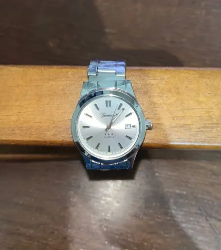 Relógio GENEVA de luxo - fundo branco (LACRADO) nunca usado