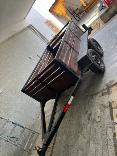 Carrocinha 2 eixos reforçada com balancim (EMPLACADO)