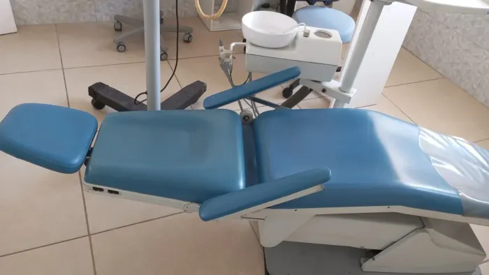 Cadeira odontológica com equipo, barato para sair rápido, estou de mudança 