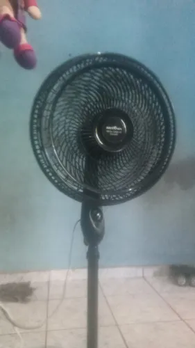 Ventilador Britânia seme novo funcionando perfeitamente 