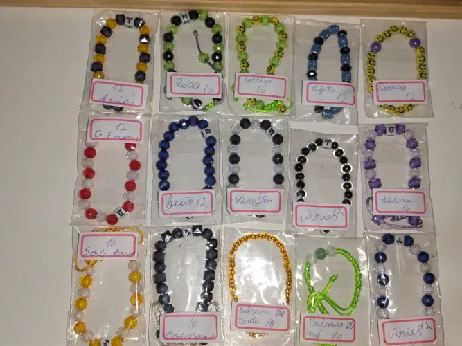 Vendo pulseiras de macrame e faço encomendas tbm para quem quer vender