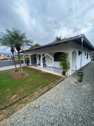 Casa com 168m² em Massaranduba, SC