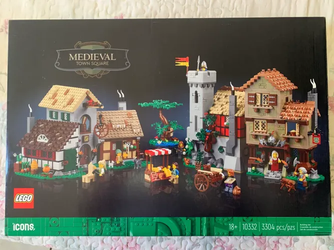Lego Icons 10332 - Medieval Town Square