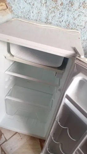 Frigobar em bom estado de conservação aceita cartão 