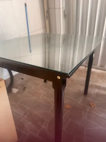 Vendo mesa para 4 cadeiras